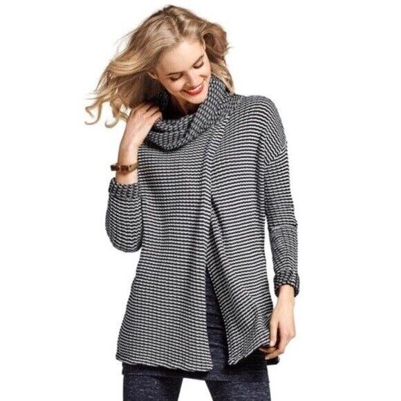Cabi Size Medium Fergie Split Turtleneck Sweater Black White 100% Cotton 3167 - Picture 1 of 8